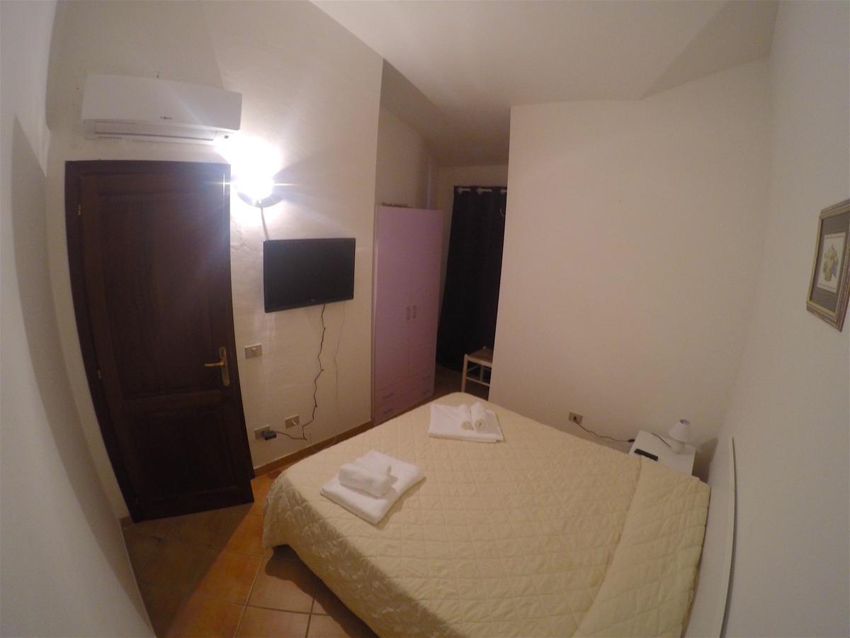 La Coccinella Al Mare Bed & Breakfast Сан Теодоро Екстериор снимка