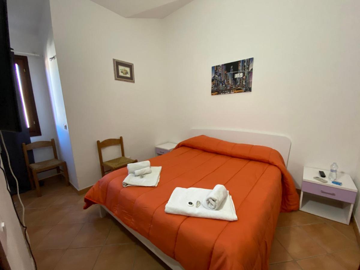 La Coccinella Al Mare Bed & Breakfast Сан Теодоро Екстериор снимка